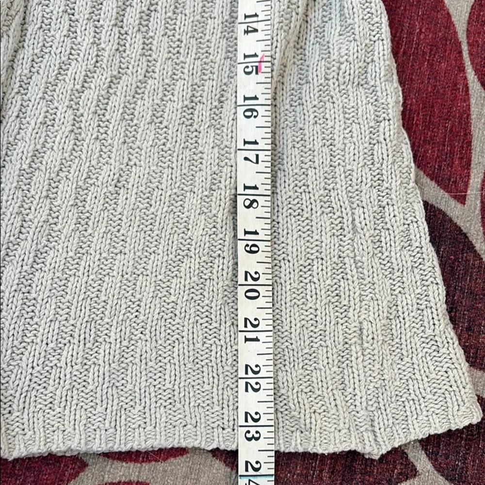 Natural Life Gray Cream Sweater with Floral Smile Design XS//S - Picture 6 of 8